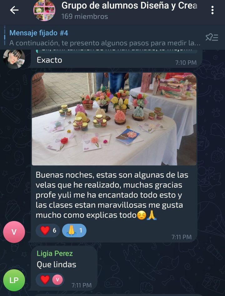 Captura de mensaje de una alumna del curso de velas vendiendo en una feria